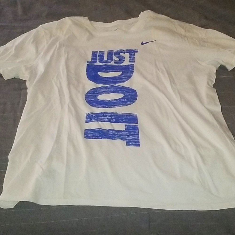 Nike Tee 🛑buy 2 or more and save🛑